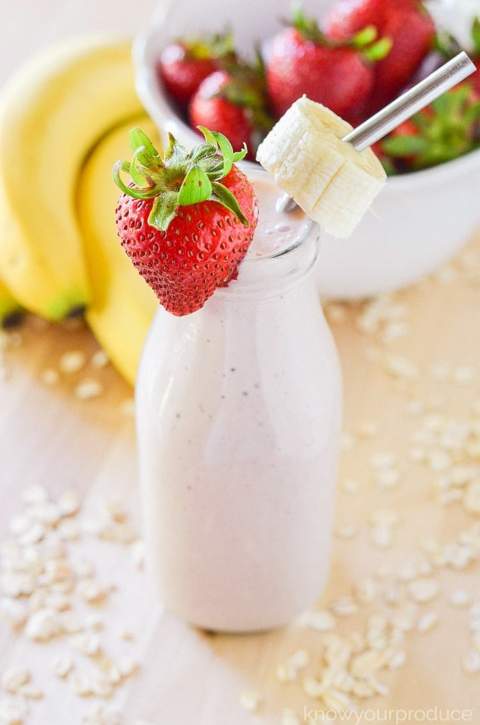 strawberry banana oatmeal breakfast smoothie recipe