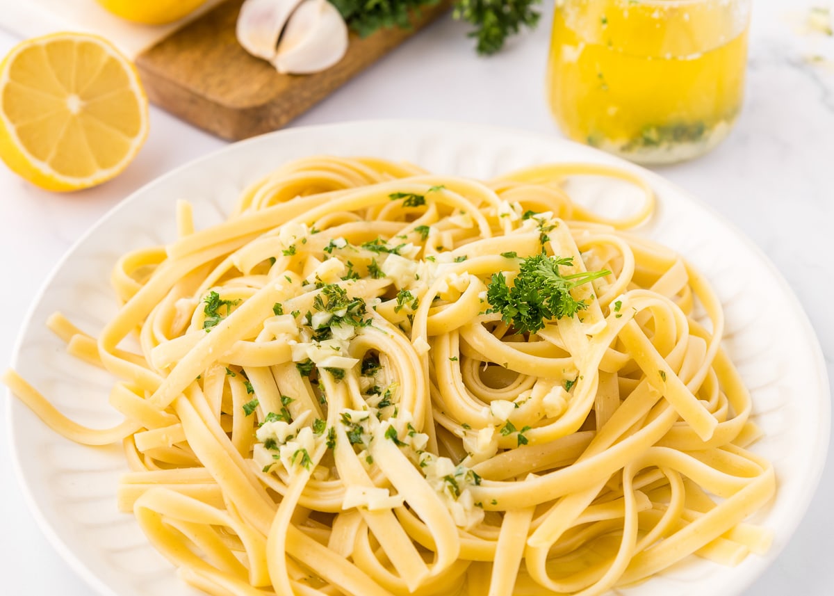 lemon garlic butter sauce pasta.
