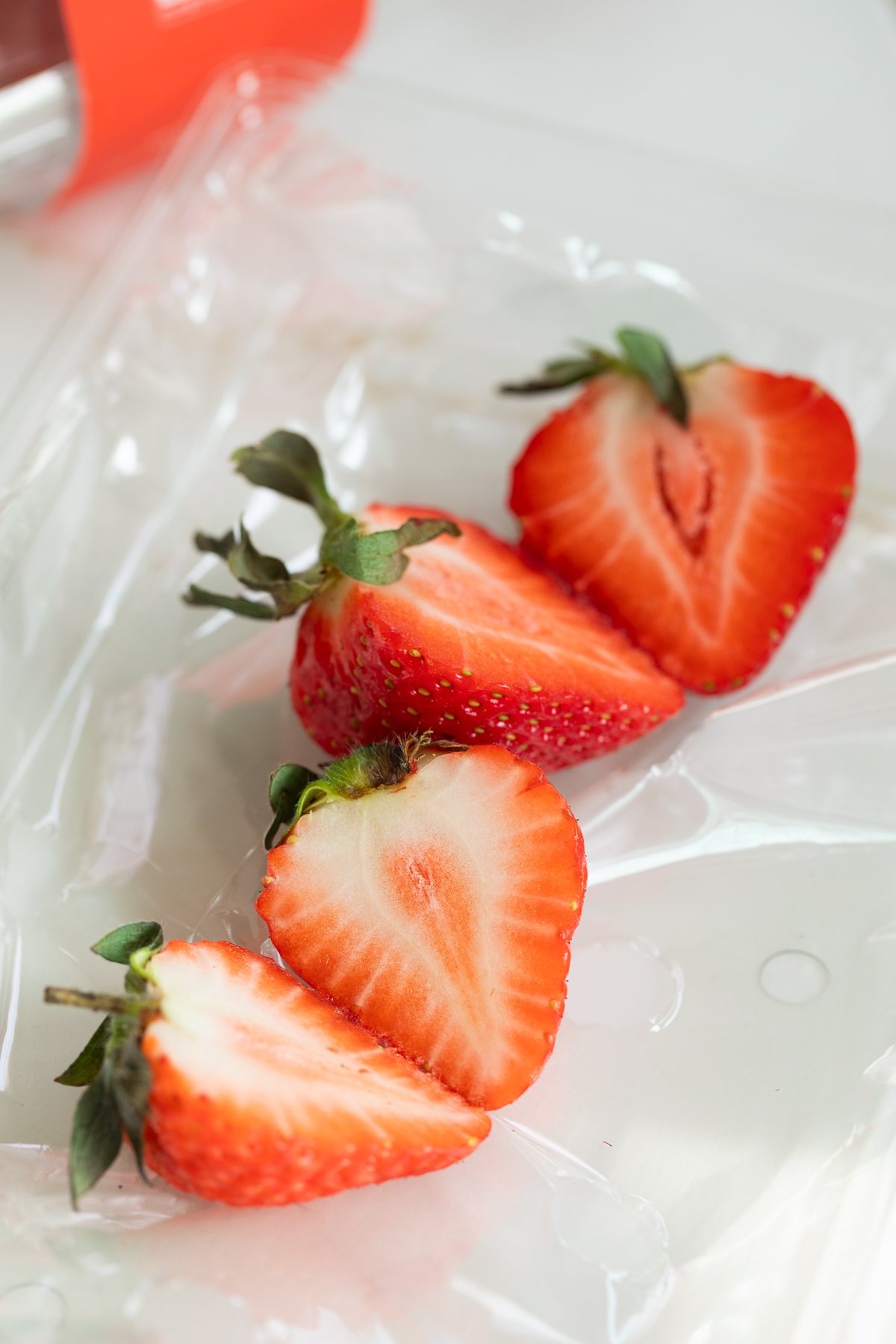 Oishii Strawberries - Know Your Produce