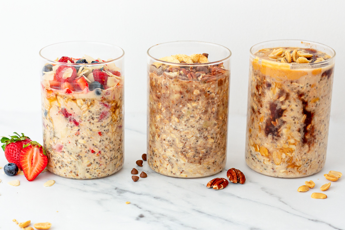 overnight oats without yogurt, three different toppings in glass jars.